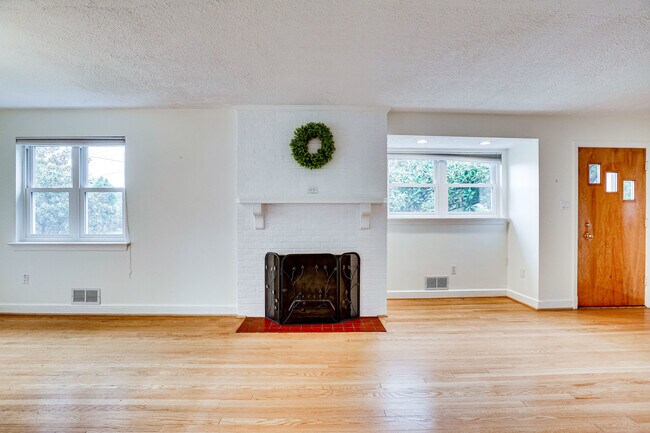 Building Photo - 5610 Wilson Blvd