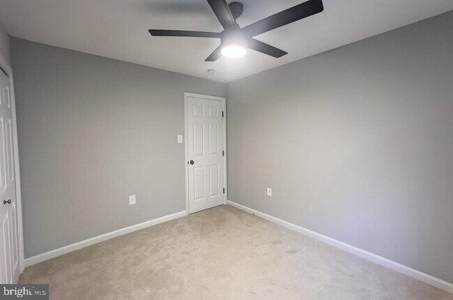 Building Photo - 9000 Marcellas Dr