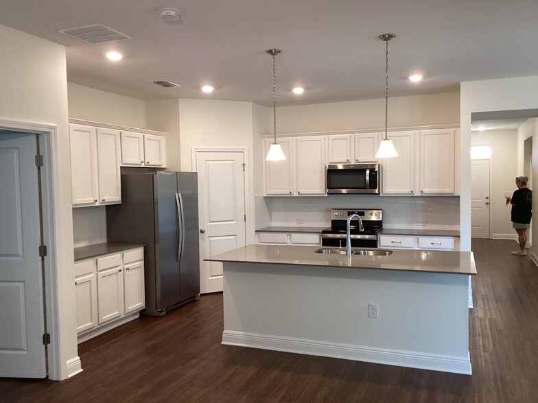Building Photo - 20363 Calla Lily Dr