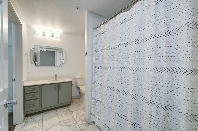 Building Photo - 2320 Gracy Farms Ln