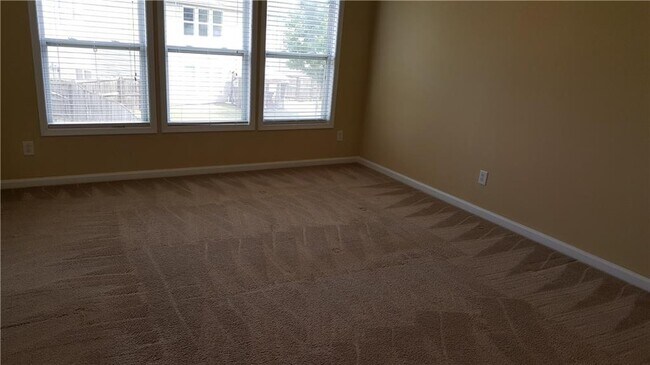 Building Photo - 2036 Executive Dr N
