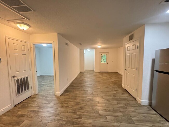 Building Photo - 708 Bon Air St