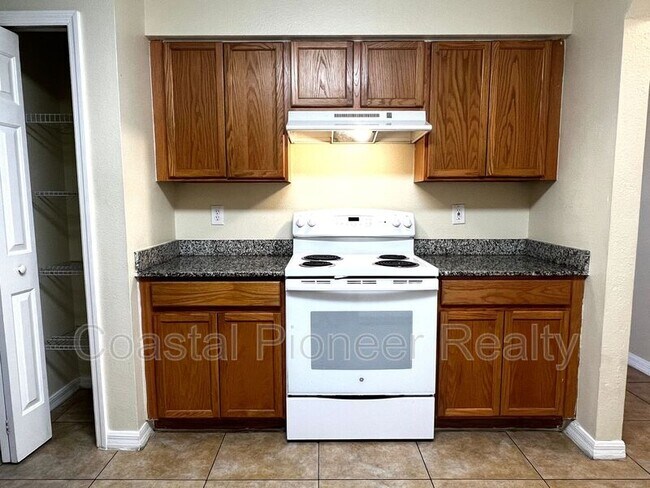 Building Photo - 12968 Fennway Ridge Dr