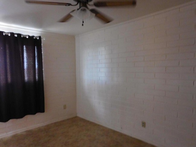 Building Photo - 154 E Papago Way