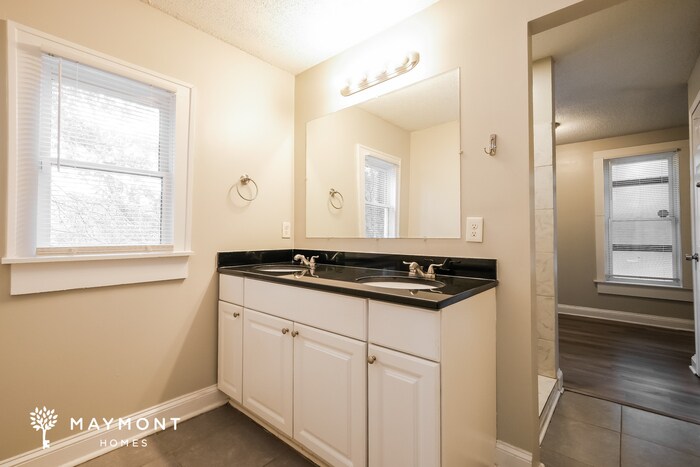 Building Photo - 1371 Fulton Ave