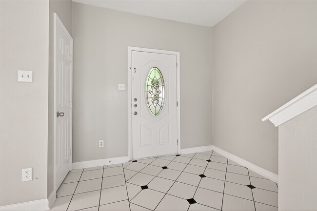 Building Photo - 4018 Timber Corner