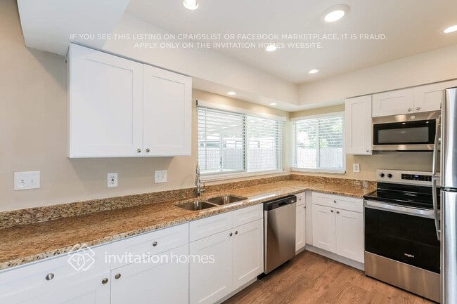 Building Photo - 503 Hillside Ct