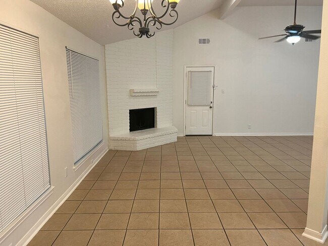 Building Photo - 7827 Forest Briar