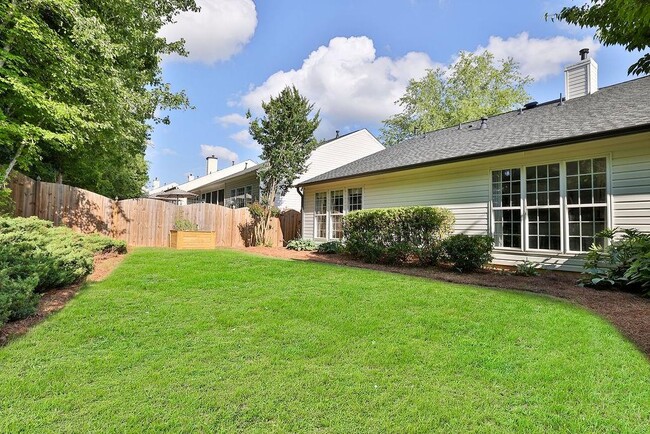 Building Photo - 6760 Waveland Dr