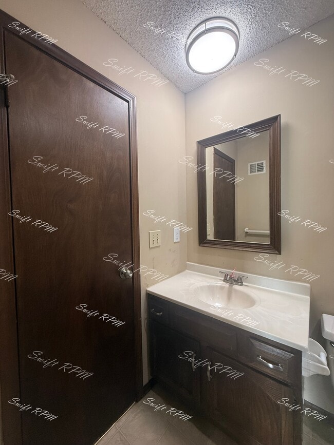 Building Photo - 6704 W 150th St