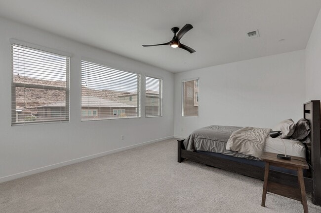 Building Photo - Luxurious Home in Henderson’s Desirable 89052 Community!