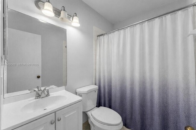 Building Photo - 10450 SW 154th Ct