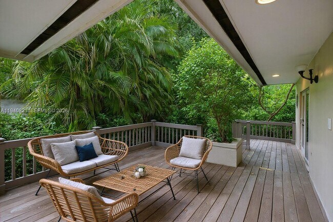 Building Photo - 648 Sevilla Ave