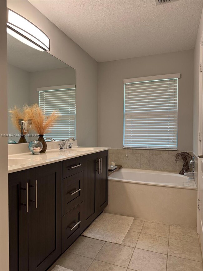Building Photo - 5855 Monterra Club Dr