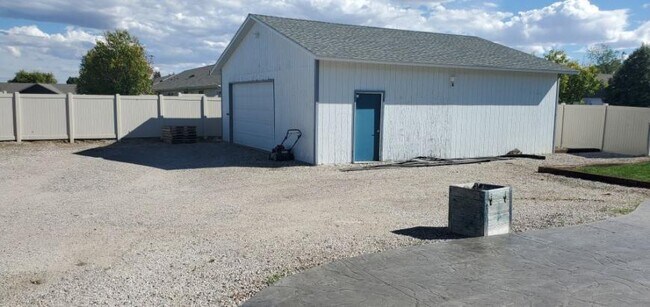 Building Photo - 3 bedroom in Billings MT 59105