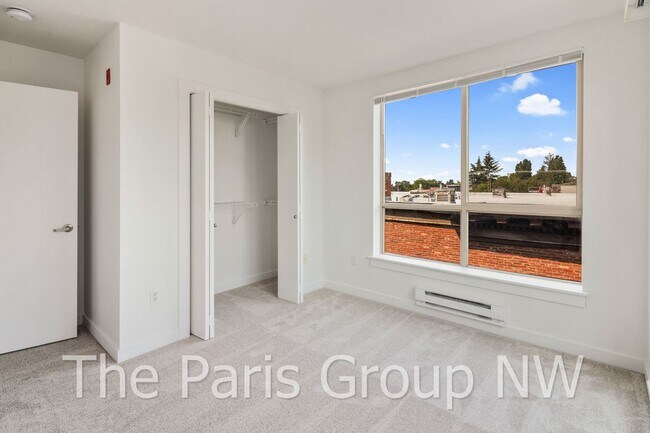 Building Photo - Perfect Bright 1BR 733sf CapHill Condo!! 9...