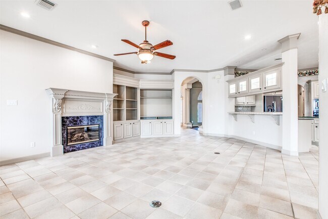 Building Photo - 13661 Lakeside Pl Dr