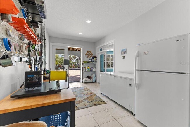 Building Photo - 450 Bayshore Dr