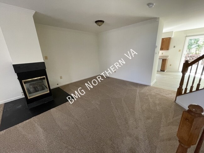 Building Photo - 865 Tall Oaks Square