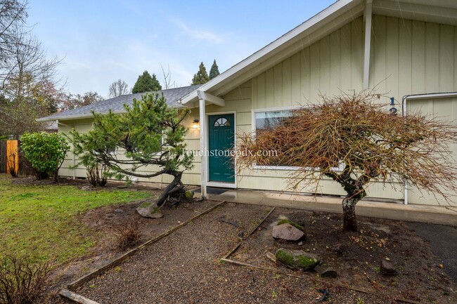 Building Photo - Freshly Updated 3 bed, 2 bath home in Tiga...