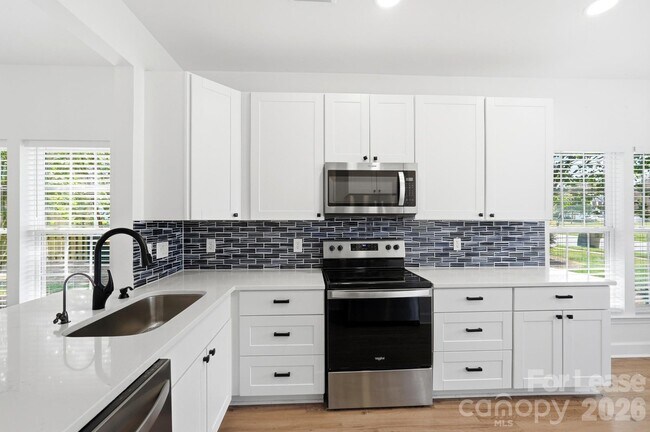 Building Photo - 4084 Holly Villa Cir