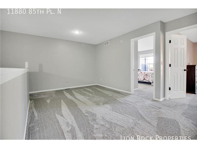 Building Photo - 2 Bedroom 2 Bath Beautiful Modern Living i...