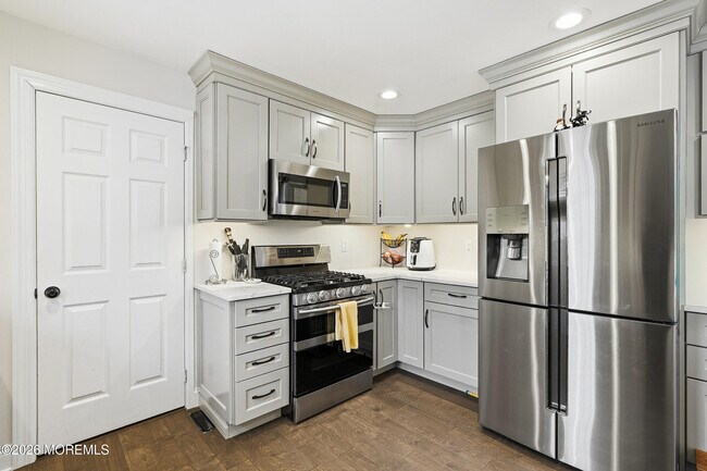 Building Photo - 720 Talmadge Ave