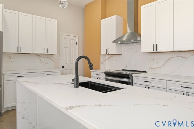 Building Photo - 316 W Clay St