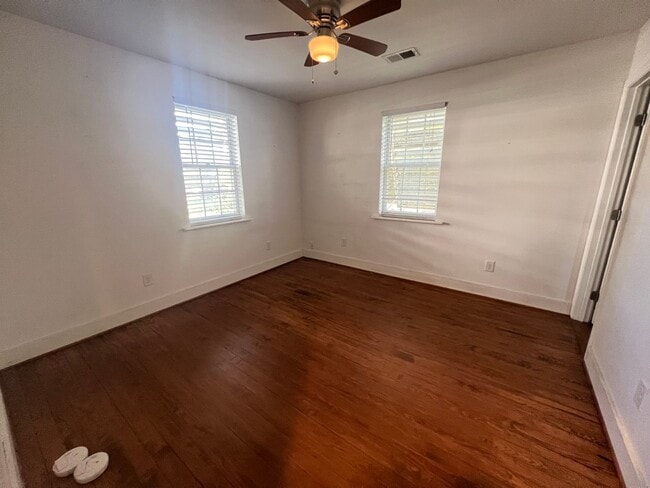 Building Photo - 2 Bedroom 2 Bath House on James Island - Charleston