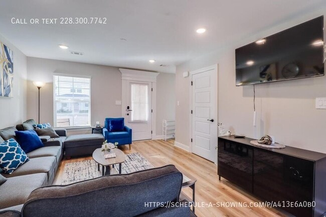 Building Photo - 142 Coral Breeze Drive