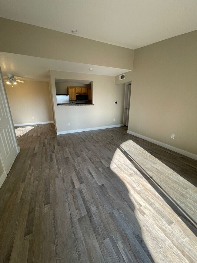 Building Photo - 5055 W Hacienda Ave