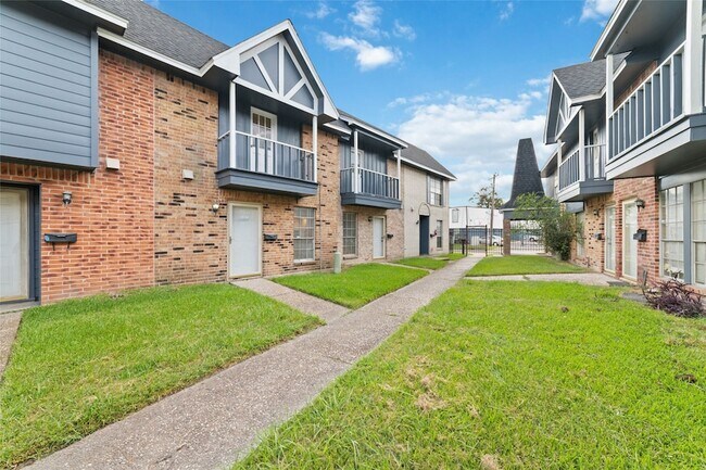 Building Photo - 353 Audrey Ln