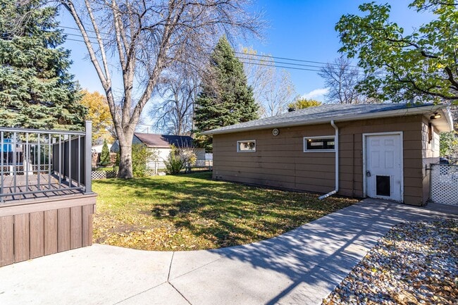 Building Photo - Beautiful Single Family Home