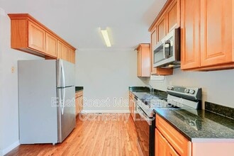 Building Photo - 28 Ebbing Ct