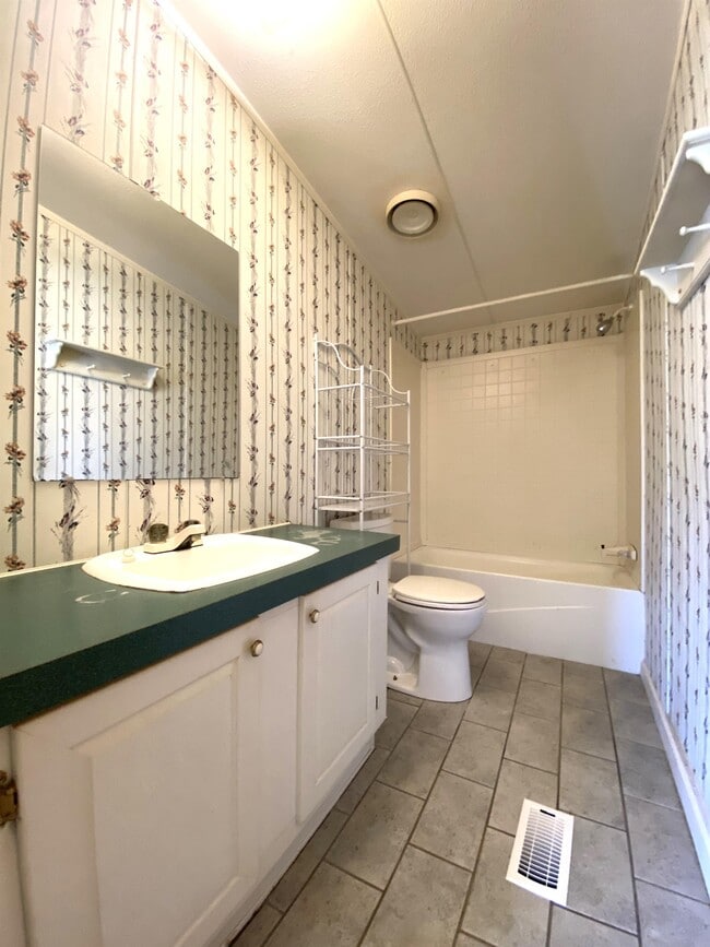 Building Photo - 54 Windy Hill Rd