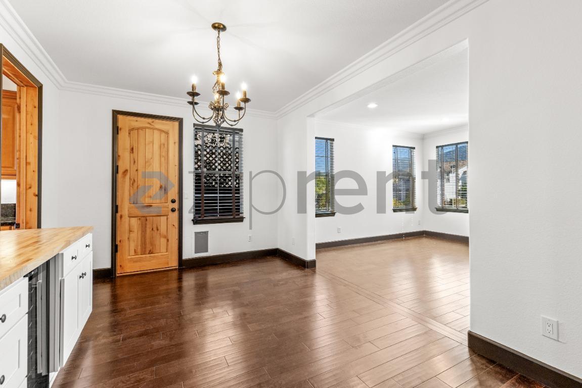 Building Photo - 1485 Clearview Cir