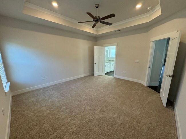 Building Photo - Gulf Breeze - Roman Oaks - 4 Bedroom, 3 Ba...
