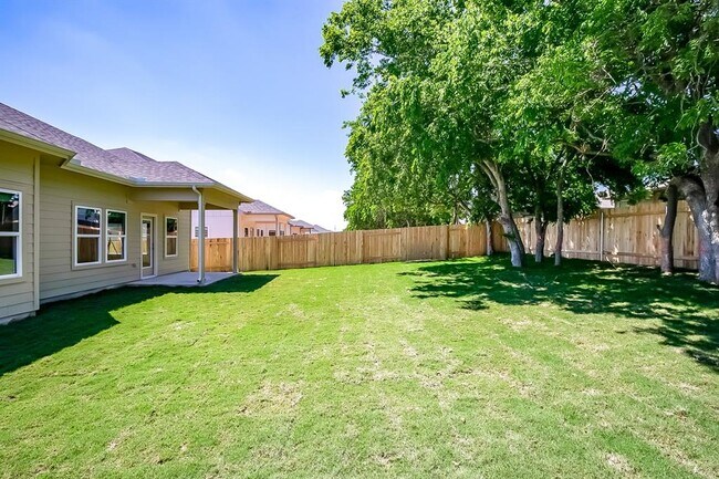 Building Photo - 107 Greenspire Downs Dr