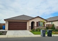 Building Photo - 2226 Mickelson Dr