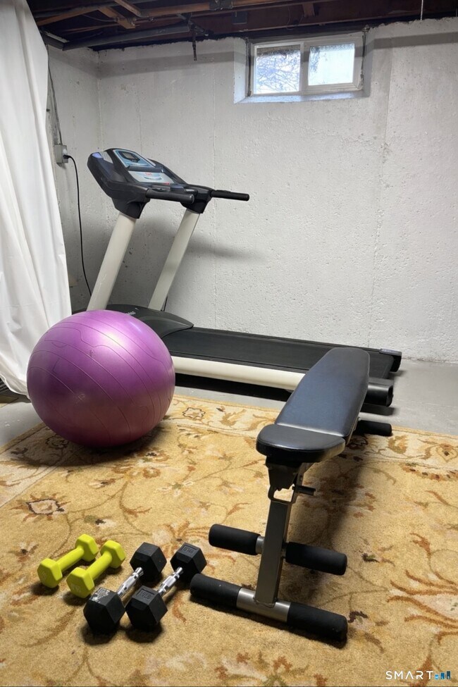 Building Photo - 394 Clintonville Rd