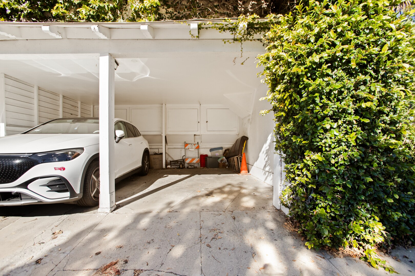 Building Photo - 9910 Robbins Dr