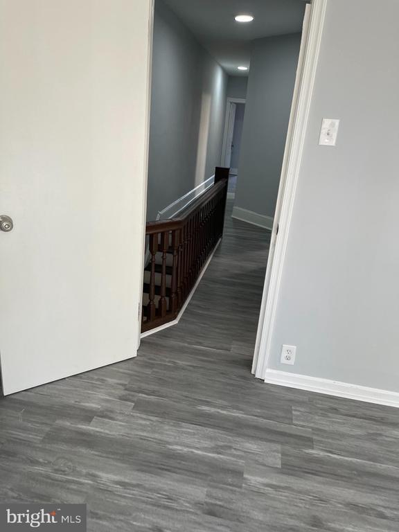 Building Photo - 127 E Coulter St