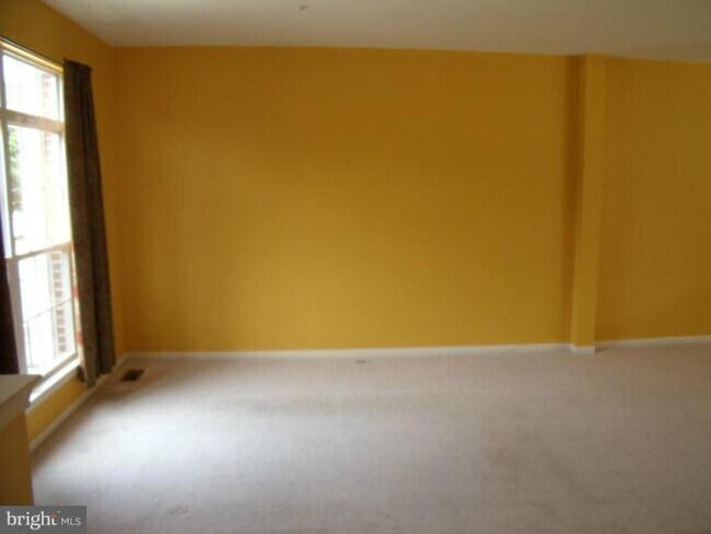 Building Photo - 13014 Shamrock Glen Dr