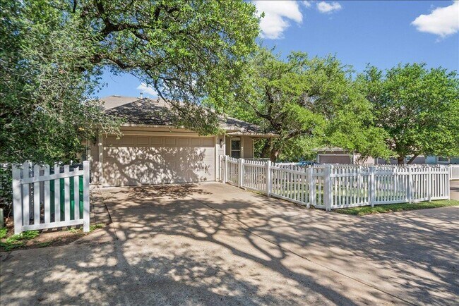Building Photo - 317 Bandstand Ln