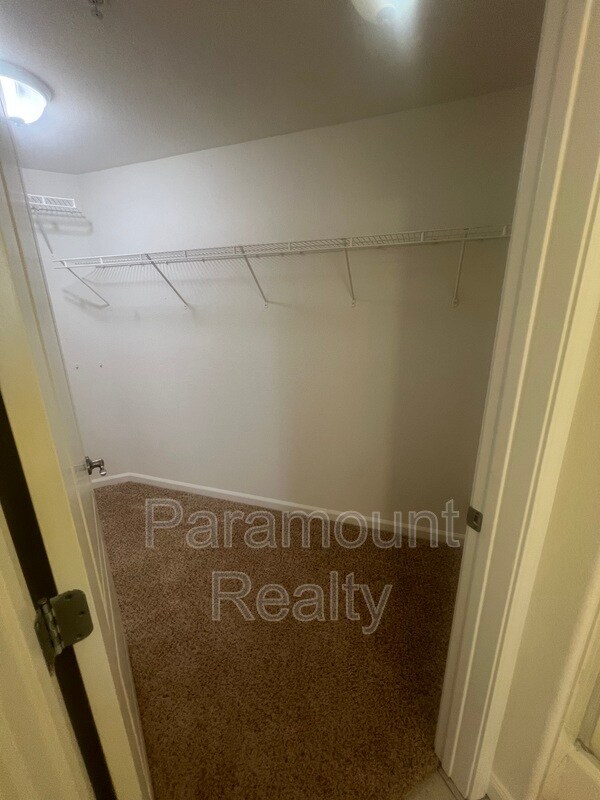 Building Photo - 700 S Abel St