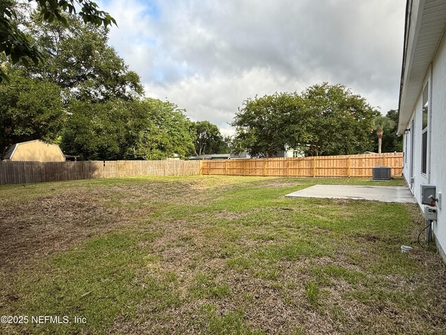 Building Photo - 3925 Peach Dr
