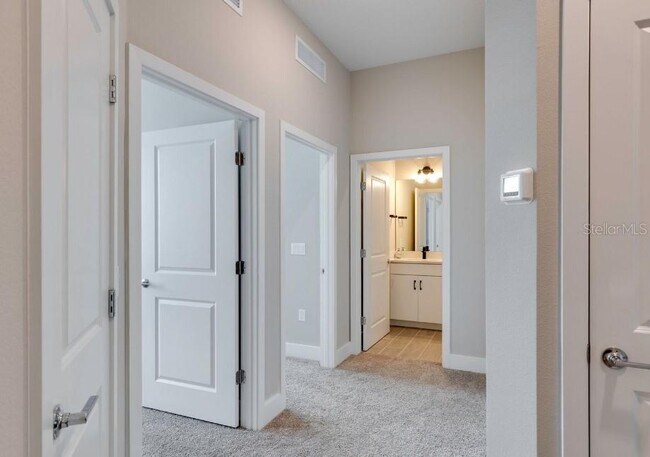 Building Photo - 2108 Broome St