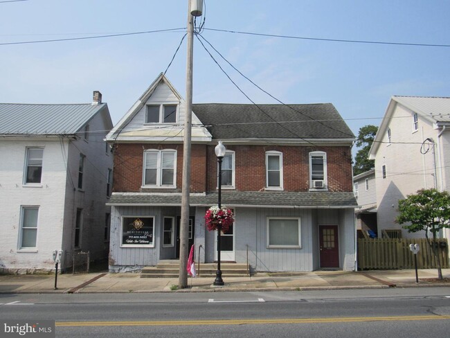 Primary Photo - 246 W Main St