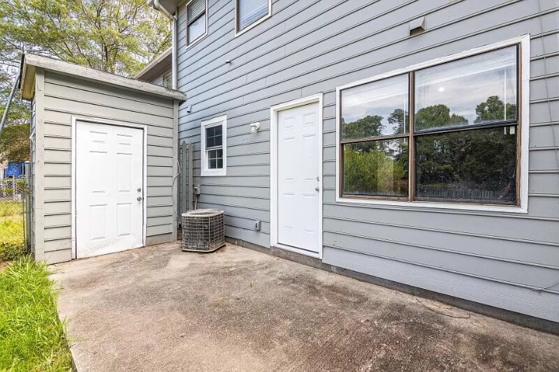 Building Photo - 1019 Green Valley Dr NW