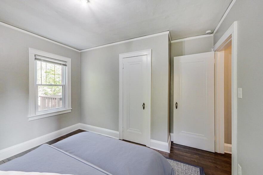 Building Photo - 564 Brimhall St